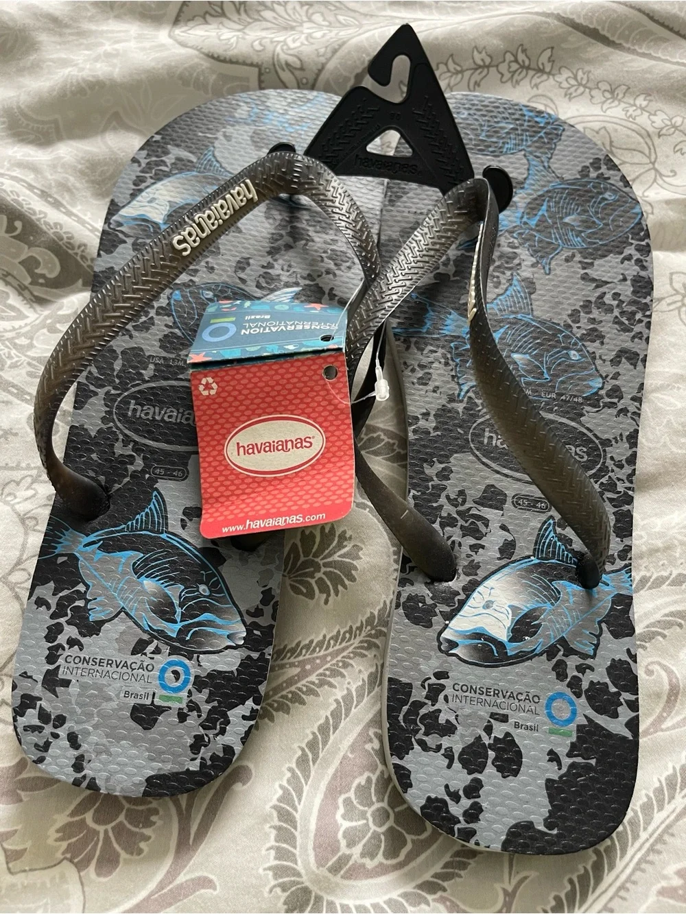 Mens Havaianas Mens Flip Flops Blue/Black/Gray Fish Size 13 NEW WITH TAGS